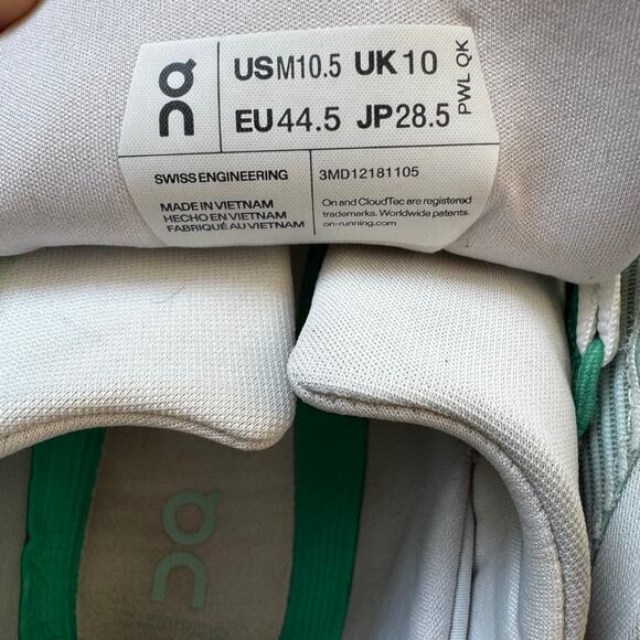 On Cloudnova Void Undyed White / Mint Running Sneakers main image 7
